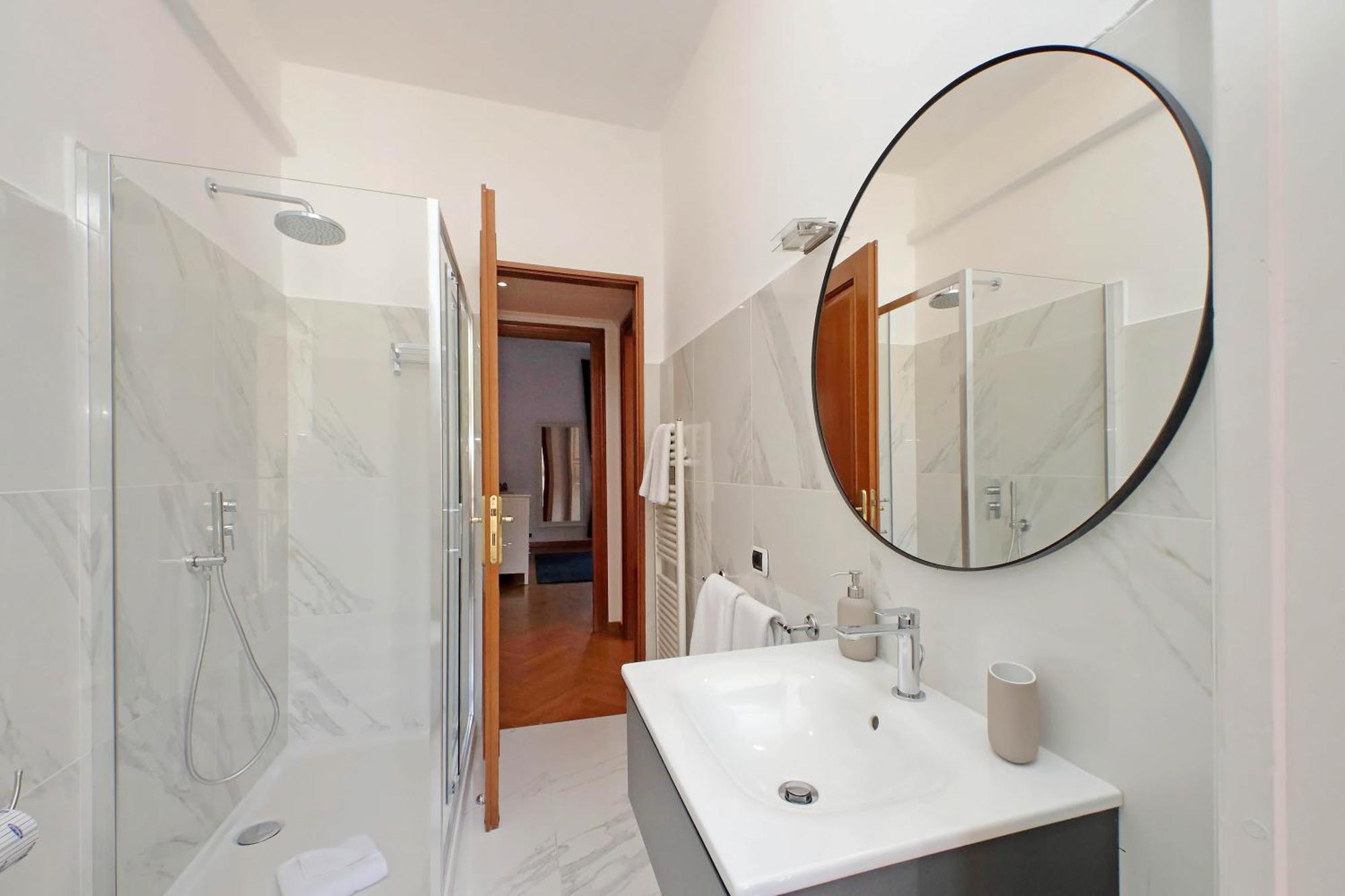 Ych-Comfortable 2 Bedrooms Flat Near Colosseum 로마 외부 사진