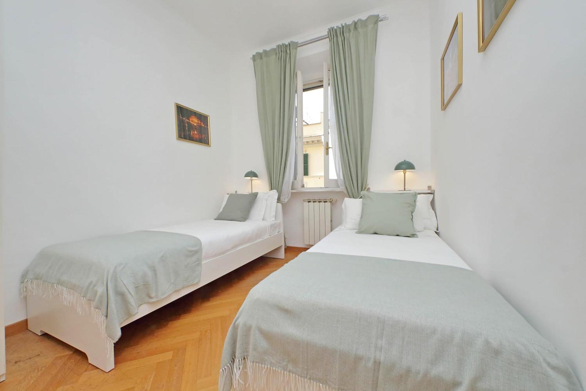 Ych-Comfortable 2 Bedrooms Flat Near Colosseum 로마 외부 사진