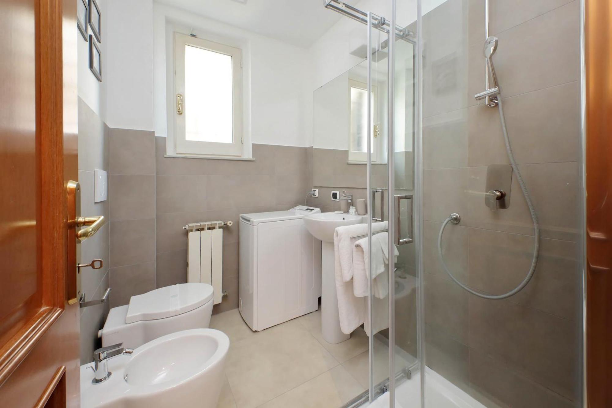 Ych-Comfortable 2 Bedrooms Flat Near Colosseum 로마 외부 사진